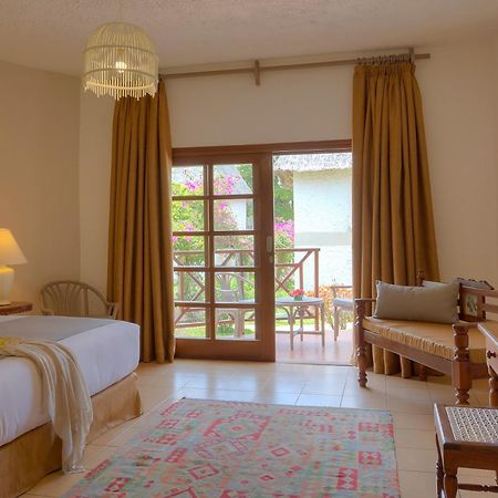 Neptune Village Beach Resort & Spa Galu Eksteriør bilde