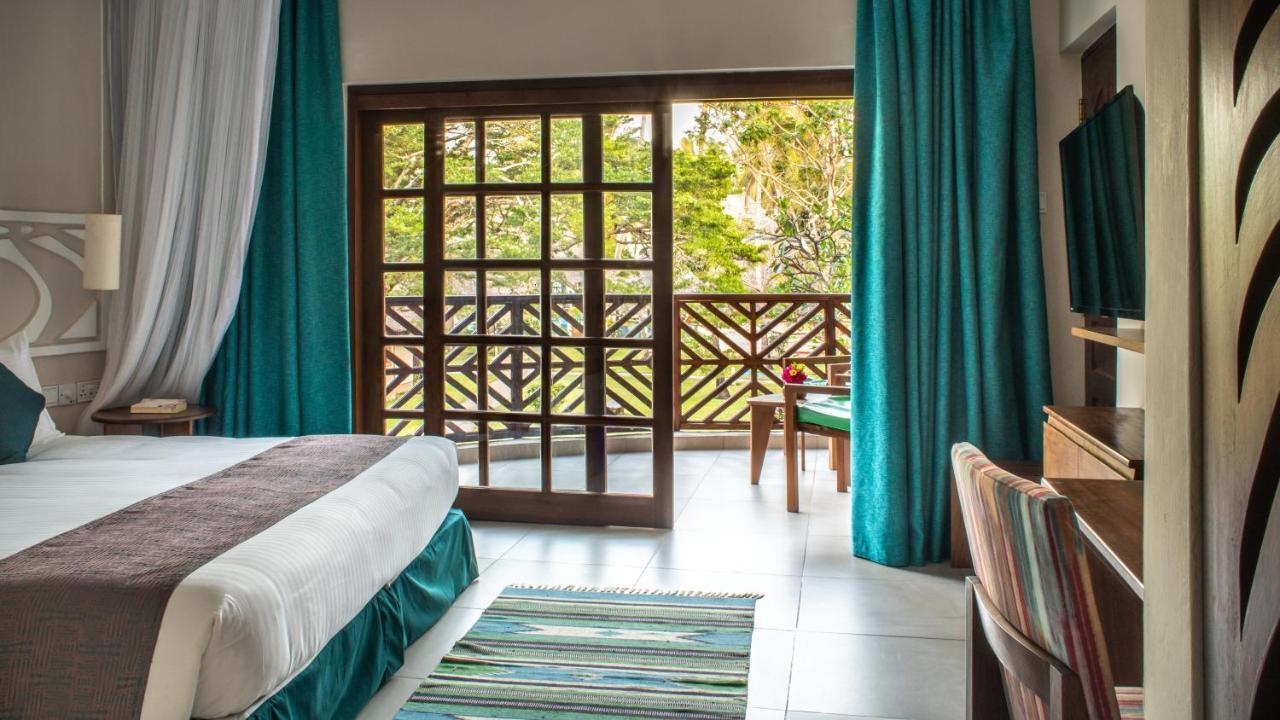 Neptune Village Beach Resort & Spa Galu Eksteriør bilde