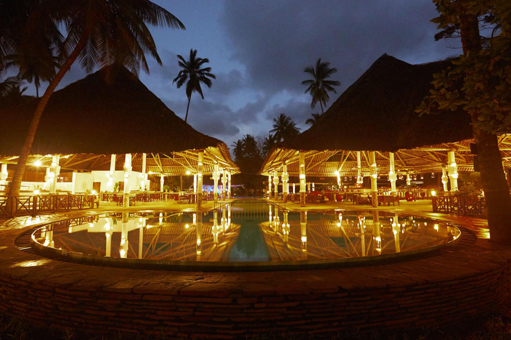 Neptune Village Beach Resort & Spa Galu Eksteriør bilde