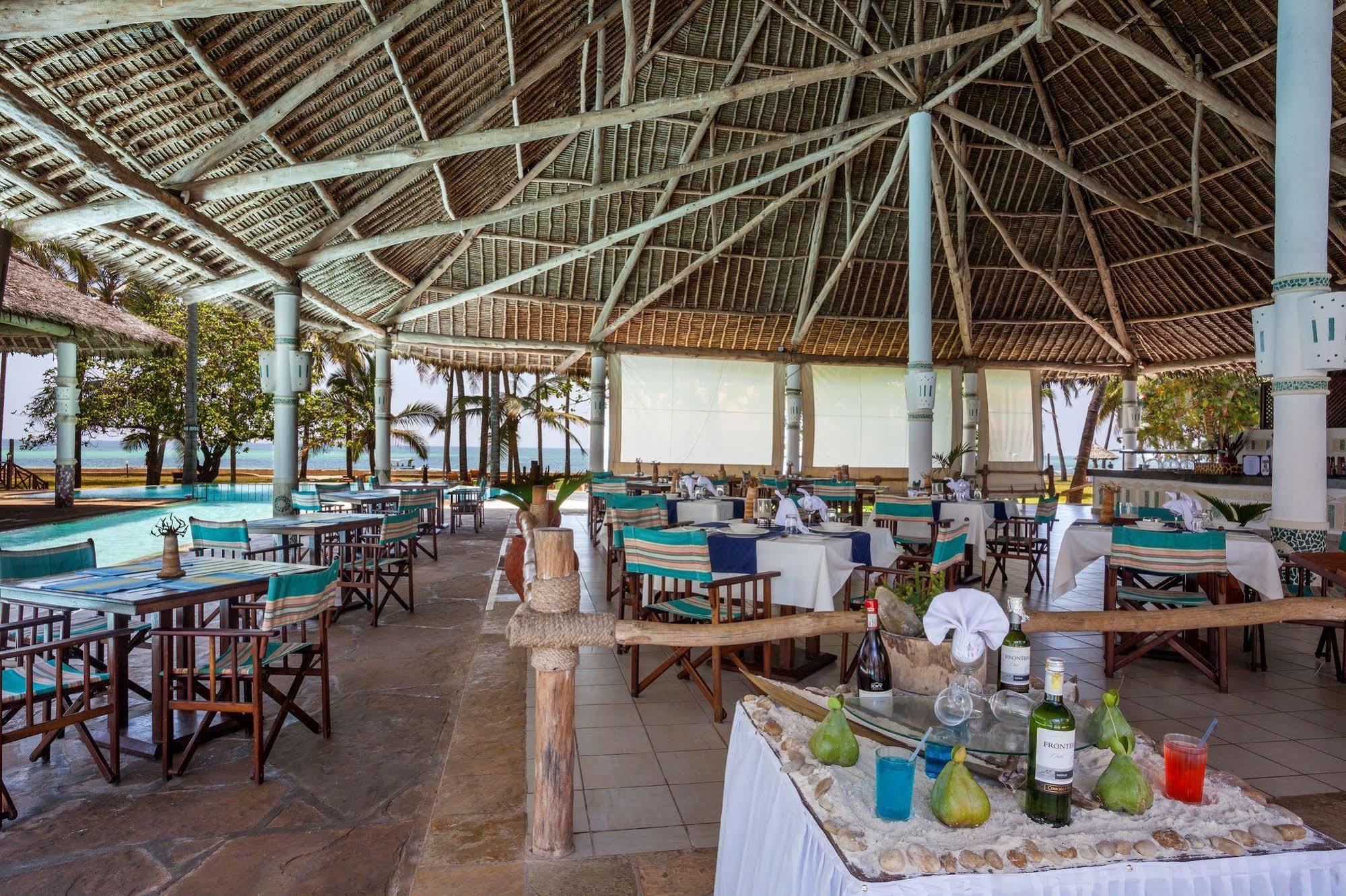 Neptune Village Beach Resort & Spa Galu Eksteriør bilde
