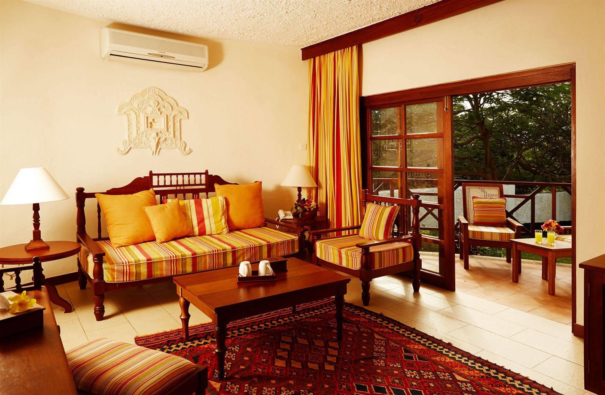 Neptune Village Beach Resort & Spa Galu Eksteriør bilde
