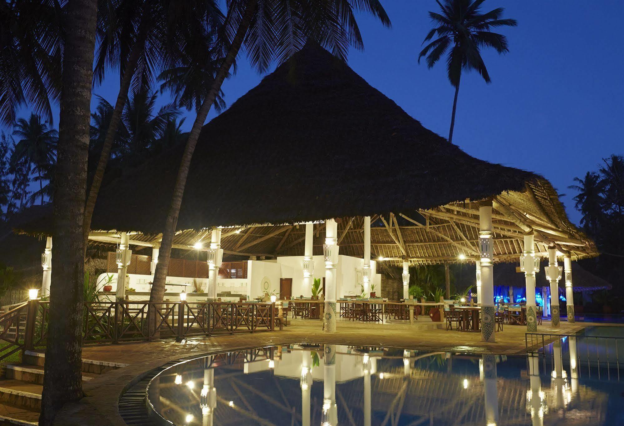 Neptune Village Beach Resort & Spa Galu Eksteriør bilde