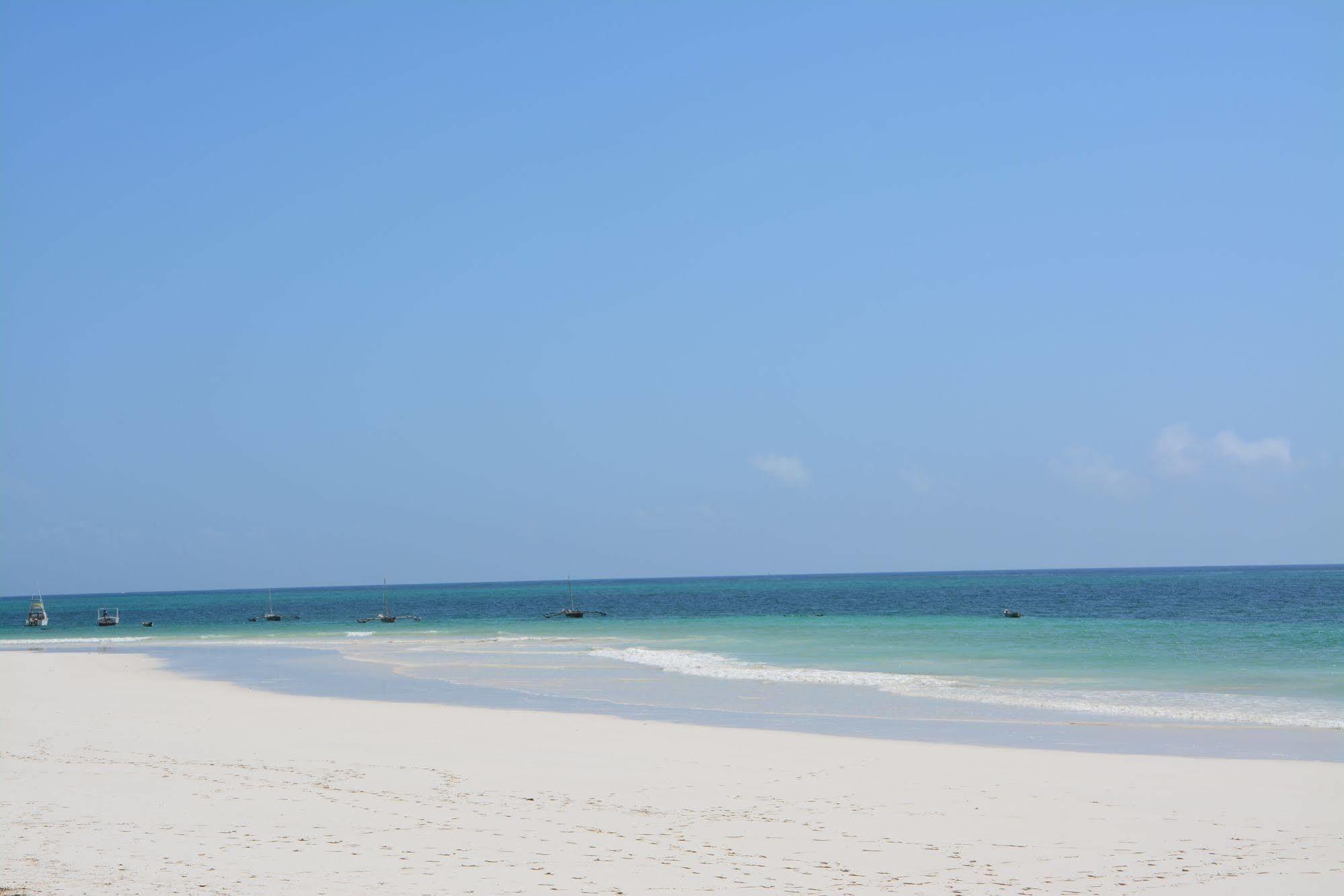 Neptune Village Beach Resort & Spa Galu Eksteriør bilde