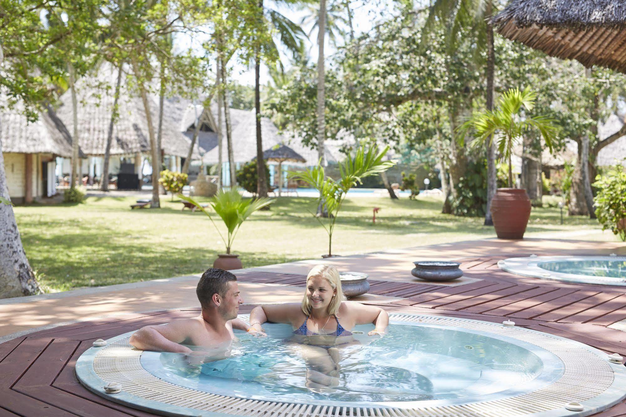 Neptune Village Beach Resort & Spa Galu Eksteriør bilde